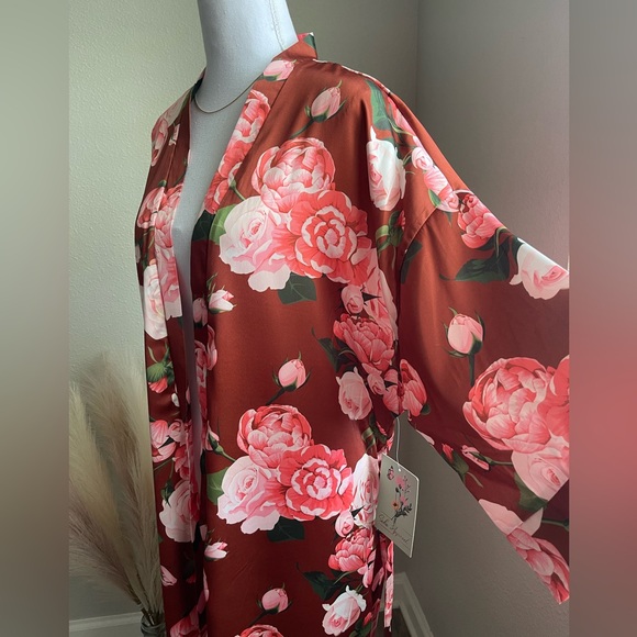 NWT - Red Rose Kimono - Picture 5 of 13